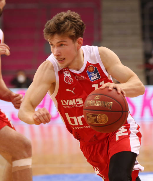 冷静射门为 冷静射门为