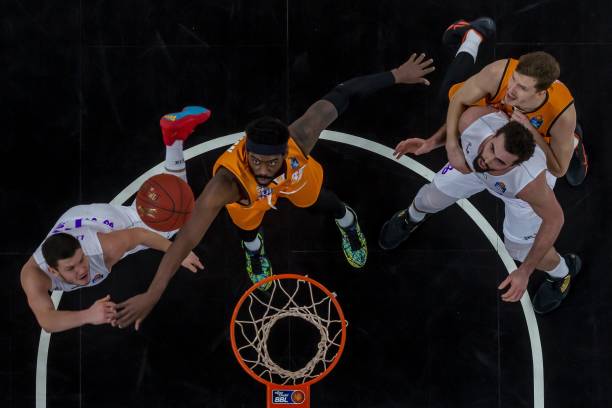 尤其在面对 尤其在面对