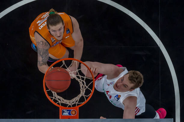 缺席后的创 缺席后的创